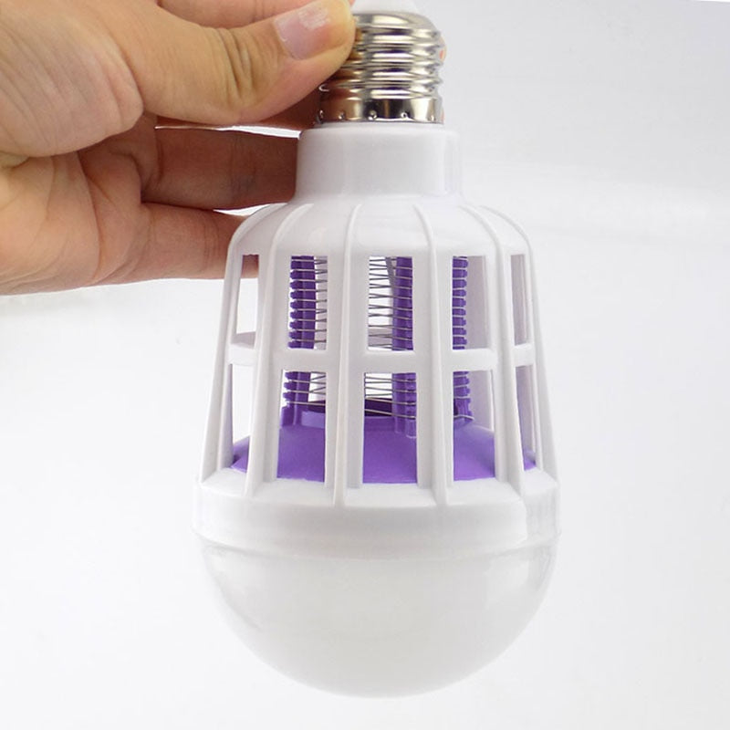 PACHET Furtun de gradina elastic, 45m extensibil + Lampa UV anti insecte + Lampa Solara 100 Led cu Senzor de miscare