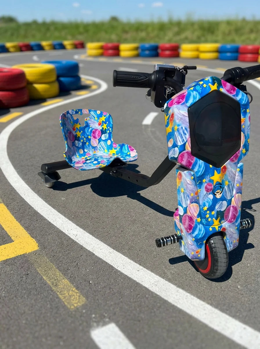 Tricicletă electrică drift Premium pentru copii, 350W + cască si echipament complet de protecție CADOU