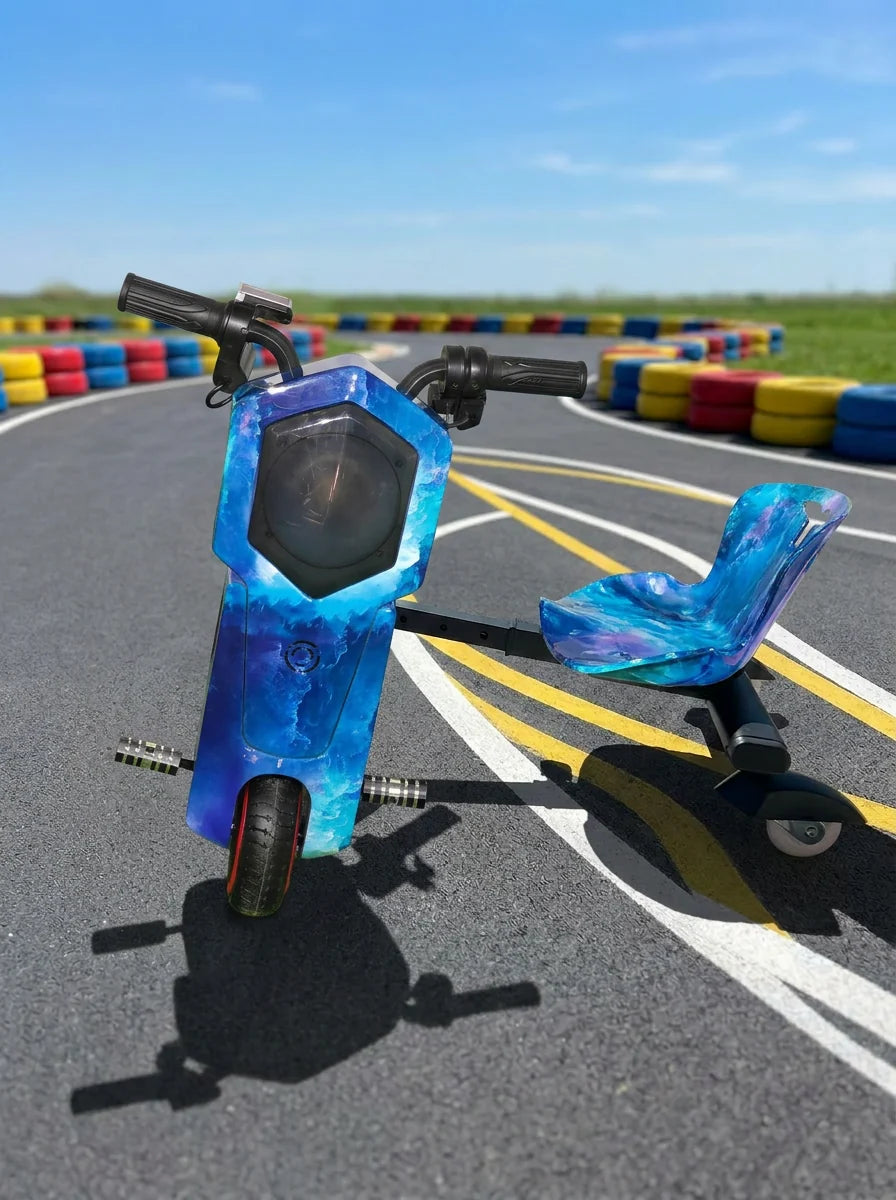 Tricicletă electrică drift Premium pentru copii, 350W + cască si echipament complet de protecție CADOU